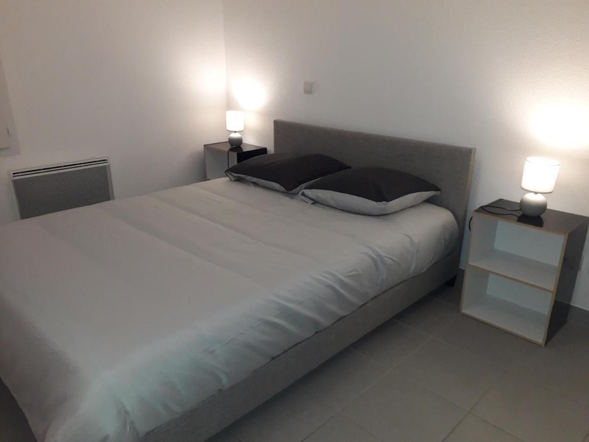 Bel Appartement En Residence Avec Parking Prive Arvert Exterior foto